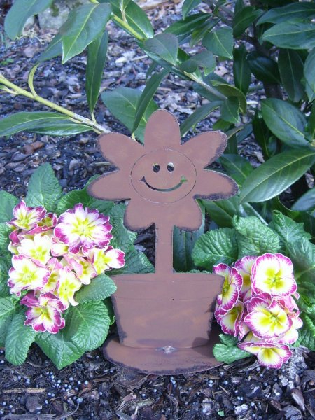 Blumentopf mit Bodenplatte